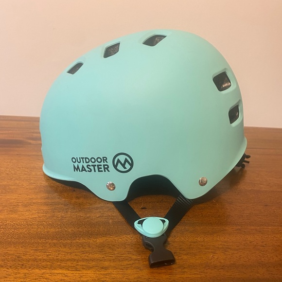 Women’s Roller Skates - Pink and Black and Helmet - Picture 4 of 5